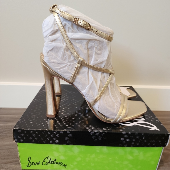New in original box Sam Edelman Lilly gold leather 4.5 inch heel, size 10 - Picture 4 of 10
